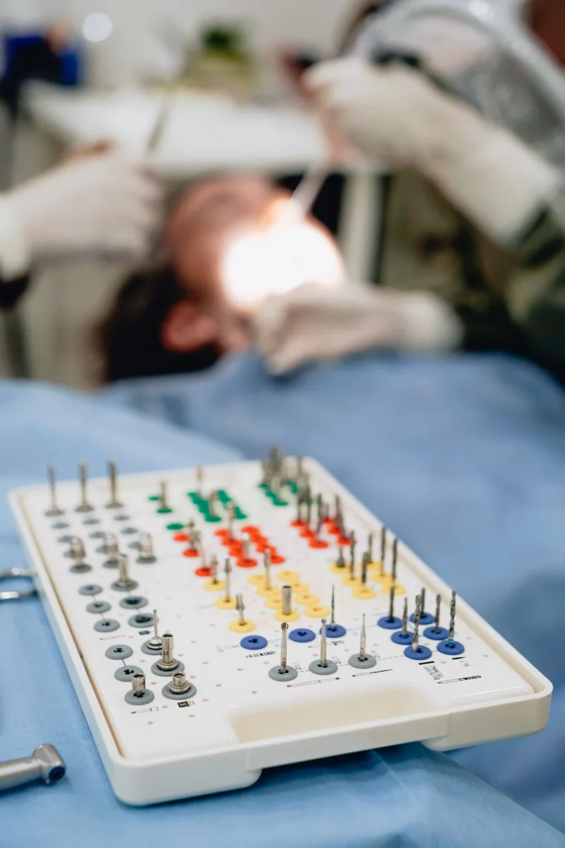 Kit d’instruments pour implants dentaires